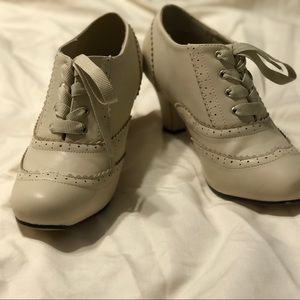 Oxford Heels in Cream